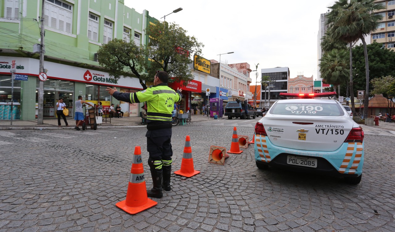 agente da AMC na praça do ferreira